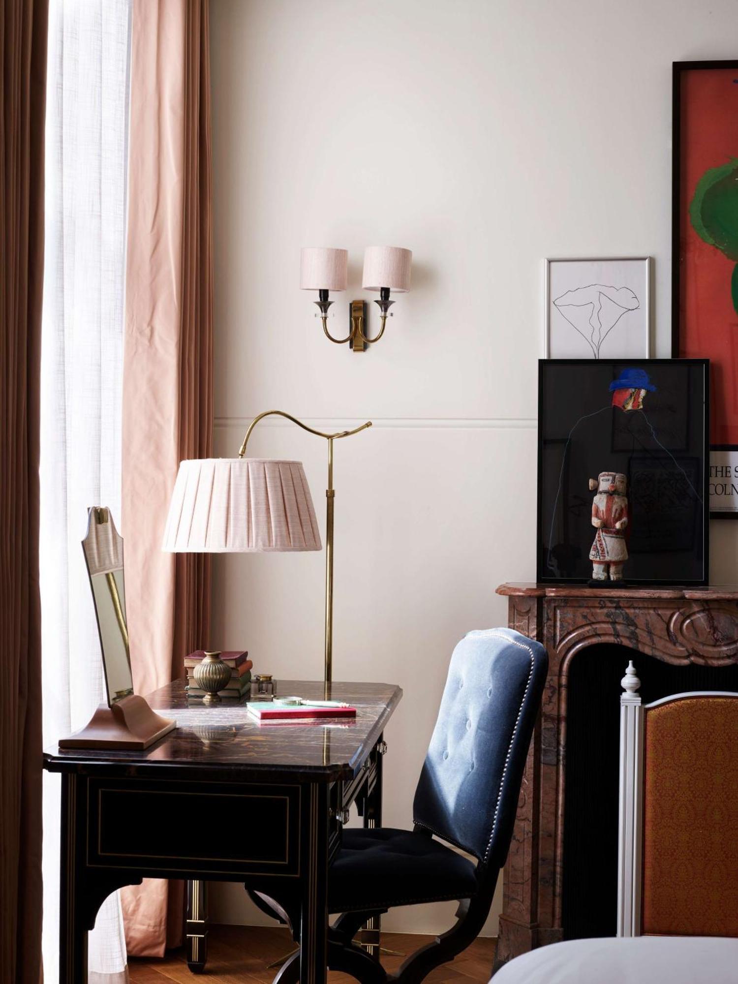 Hotel Nomad Londra Esterno foto A wall light